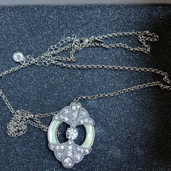 LIA SOPHIA Necklace - Picture 5 of 5